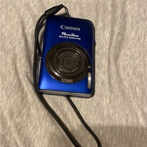 Canon power shot elph 100 brand new comes with charger and battery CashApp pay